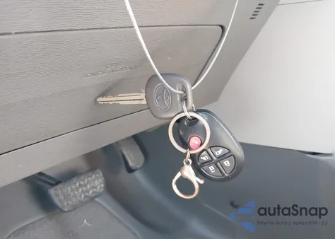 2015 Toyota Sienna Le 8 Passenger z USA, uszkodzony, nr VIN 5TDKK3DC6FS663698